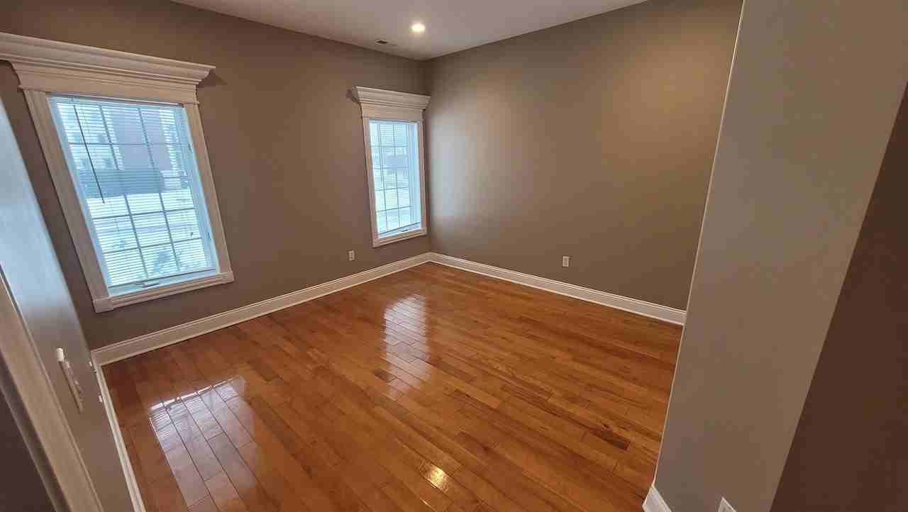 7558 Lions Gate Pkwy #7558 - Photo 2 of 10