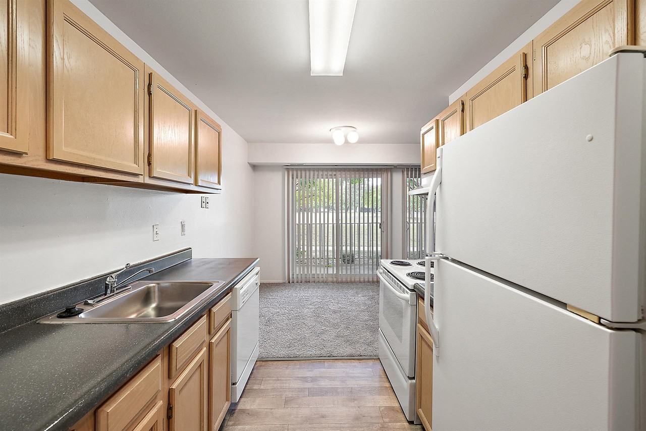 Sunnymede Apartments - Troy, MI - Photo 7 of 50