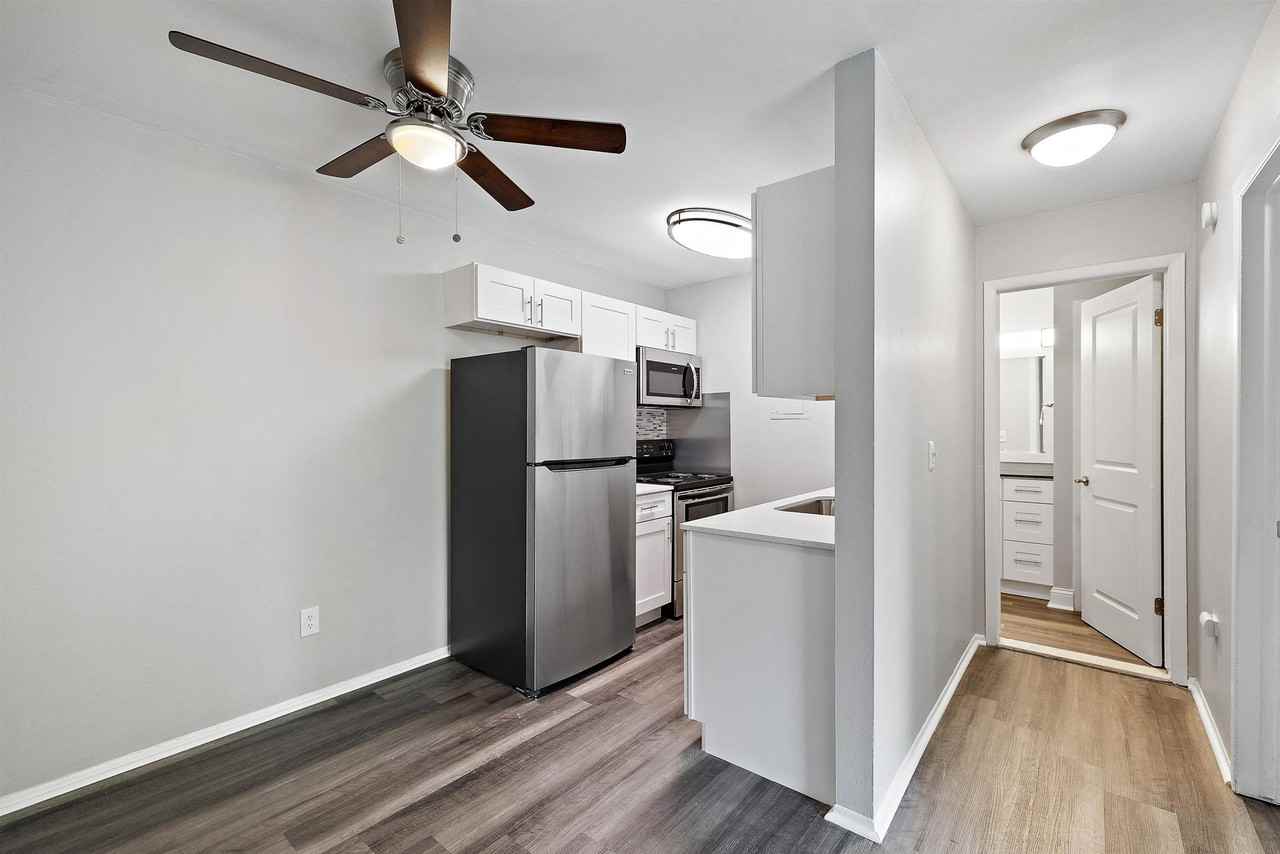 Town & Country Apartments - Photo 6 of 29