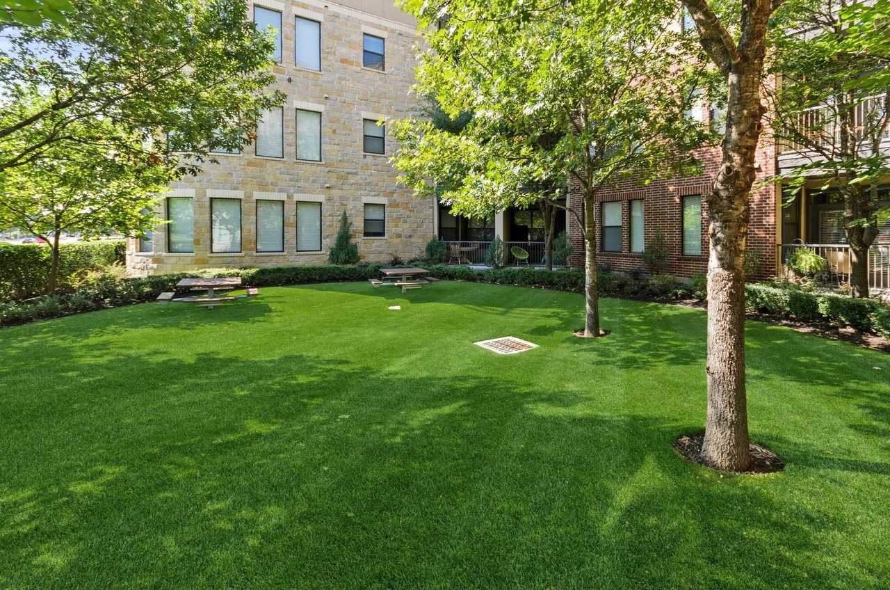 AMLI West Plano - Photo 7 of 33