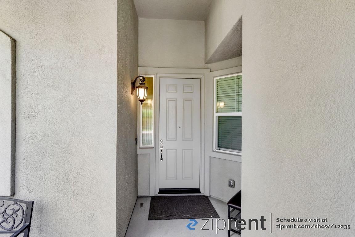 920 Hildebrand Cir - Photo 2 of 20
