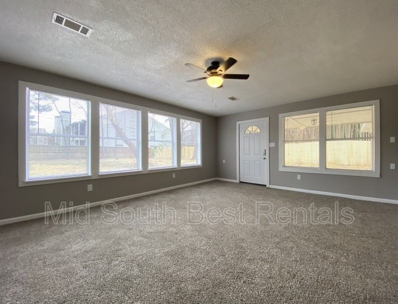 415 Sunnymeade Dr - Photo 2 of 8