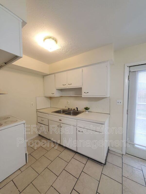 3678 Mccarley Dr S - Photo 3 of 17