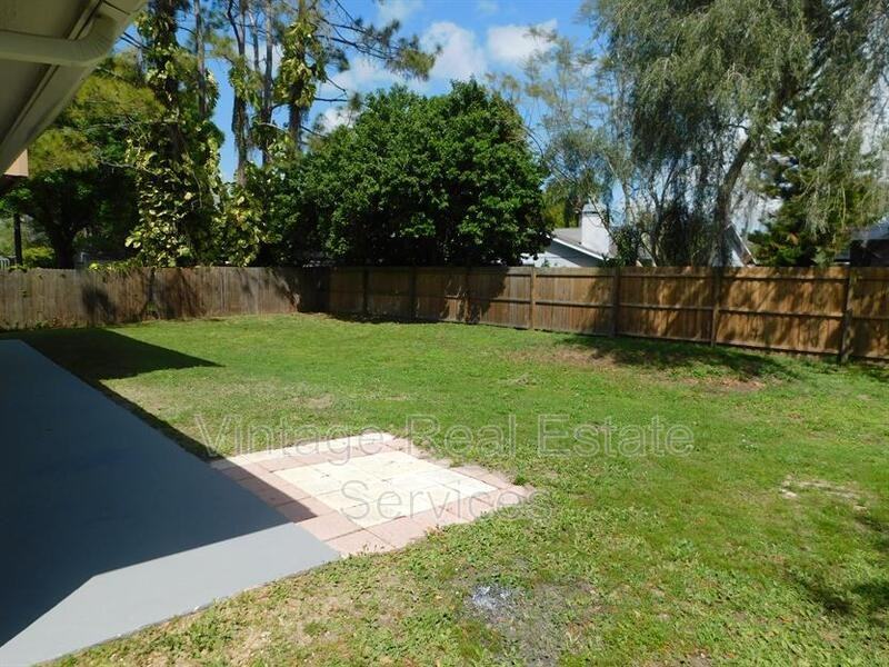 4913 Rockledge Cir - Photo 3 of 35