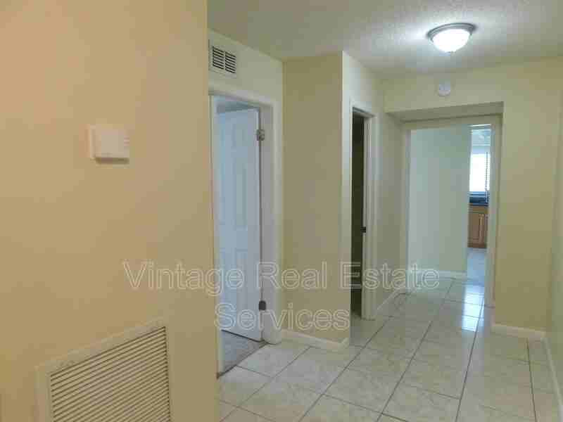 4913 Rockledge Cir - Photo 7 of 35