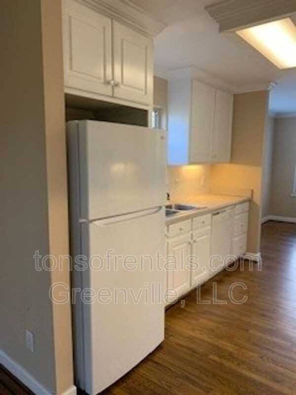 303B Dupont Dr #B - Photo 3 of 19