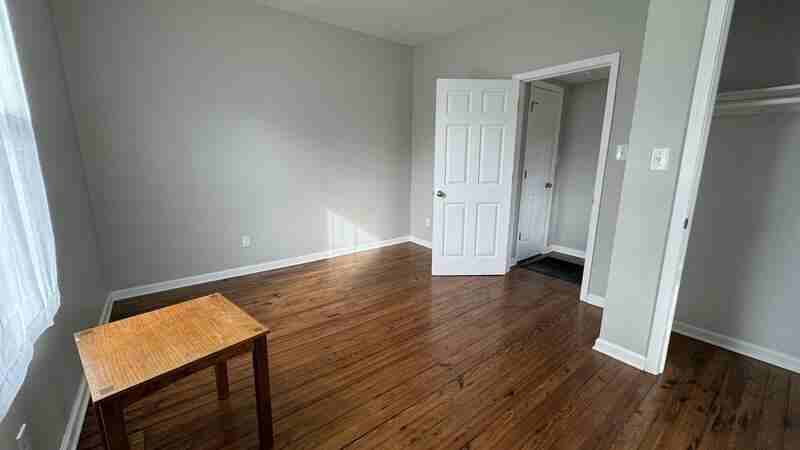 2302 Dunkirk Ave Ne ##Ne - Photo 3 of 7