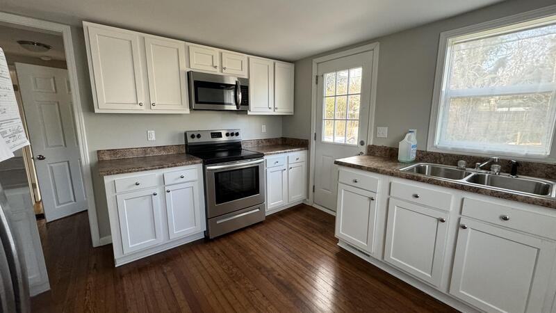 2302 Dunkirk Ave Ne ##Ne - Photo 6 of 7