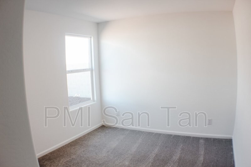 1389 E Jaycie Dr - Photo 4 of 20