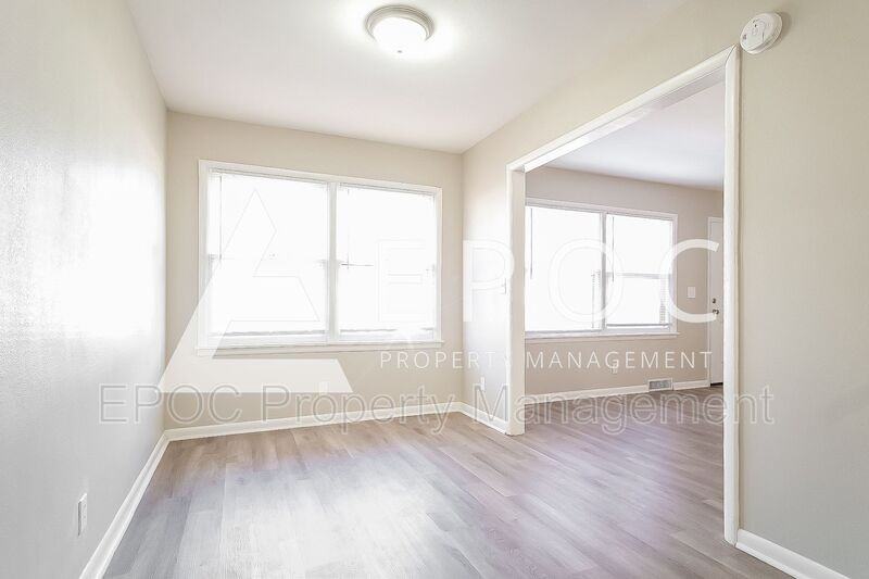 328 W 47th Pl N - Photo 3 of 15