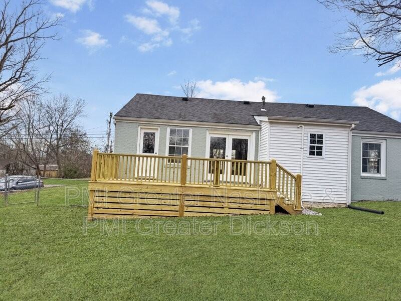 424 Church St - Photo 3 of 19