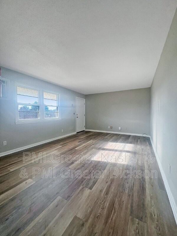 542 Ashe Ave #7 - Photo 3 of 11