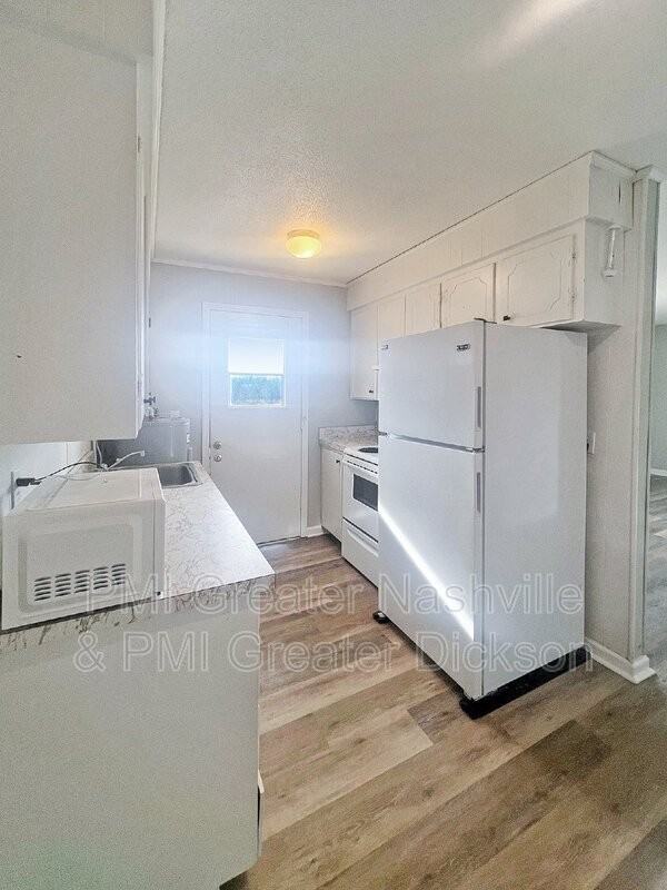 542 Ashe Ave #7 - Photo 5 of 11