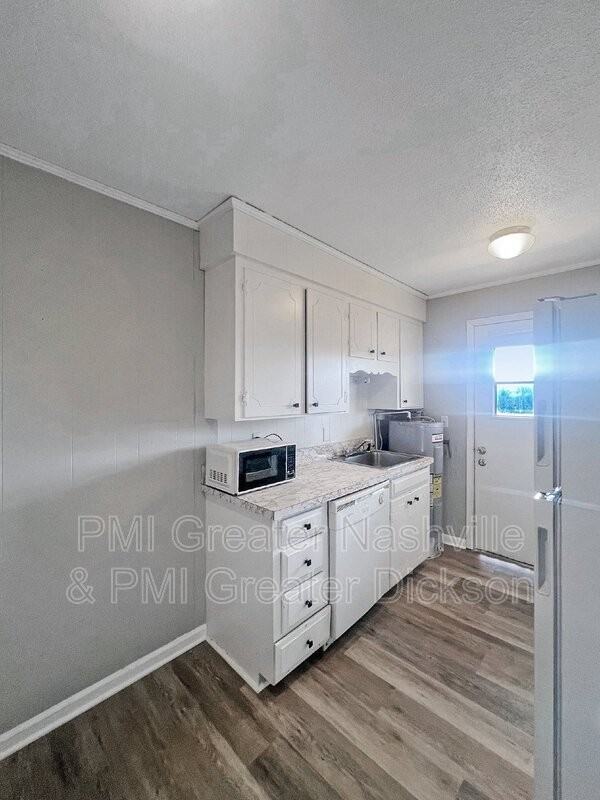 542 Ashe Ave #7 - Photo 6 of 11