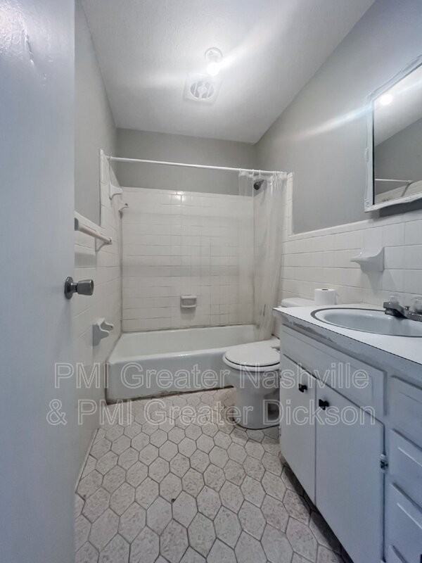 542 Ashe Ave #7 - Photo 7 of 11