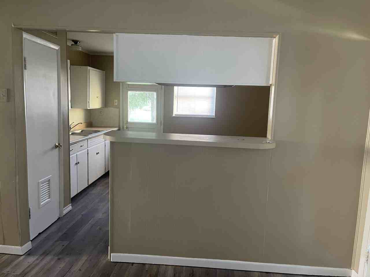 626 S 18th - Photo 2 of 8