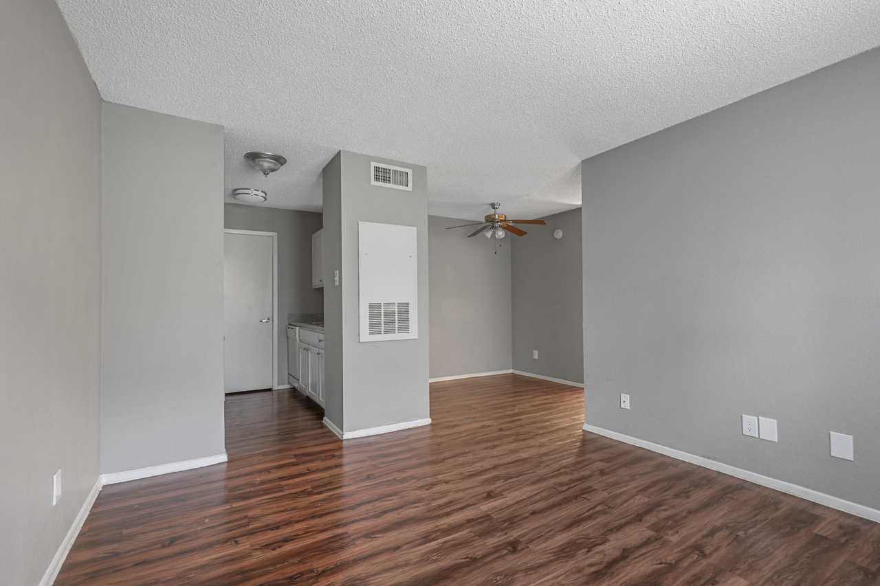 Cedar Point Apartments - Photo 5 of 24