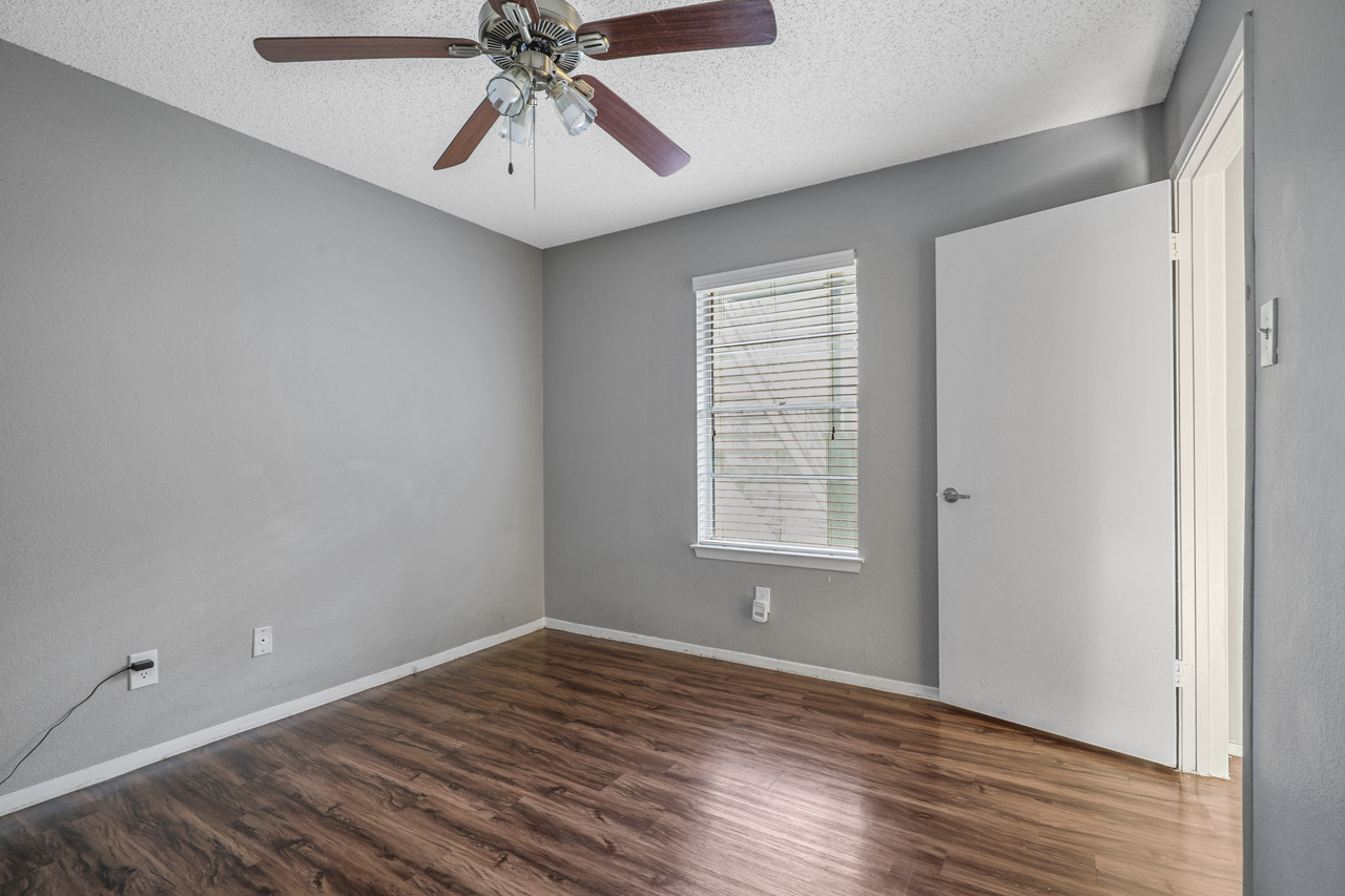 Cedar Point Apartments - Photo 6 of 24