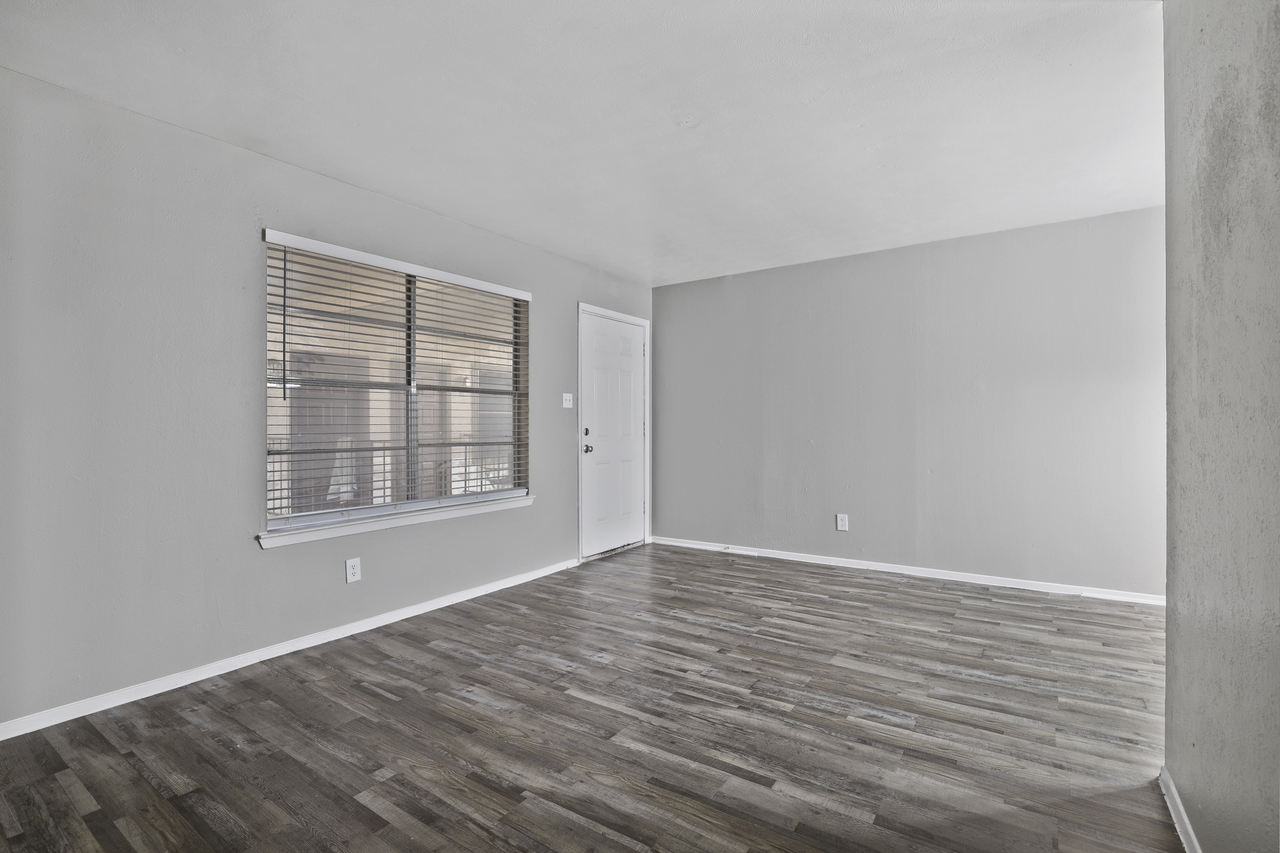 Kingswood Apartments - Photo 7 of 25