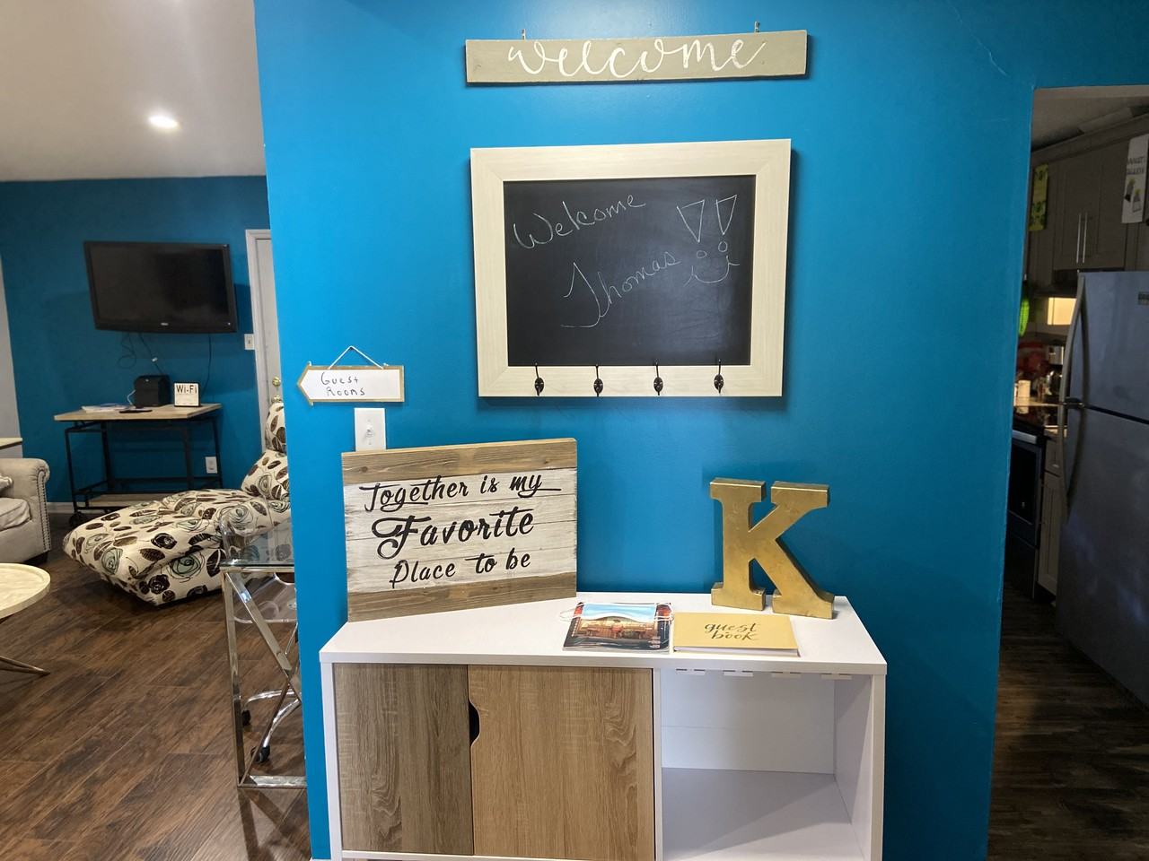 1030 Pineborough Rd - Photo 4 of 7