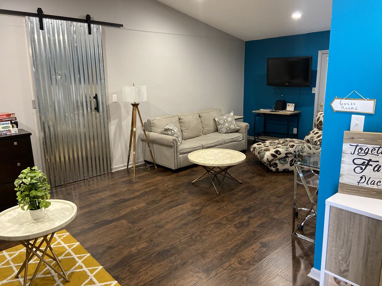 1030 Pineborough Rd - Photo 6 of 7