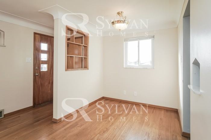 917 Chaplin St - Photo 2 of 15