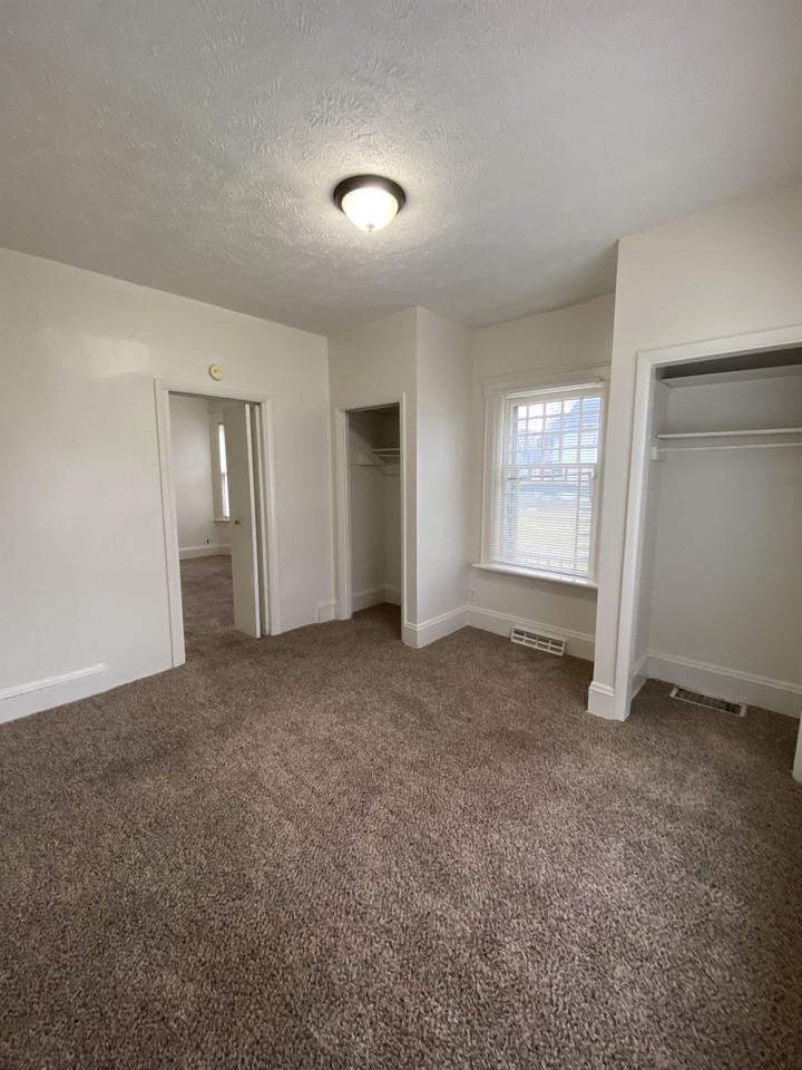 603 2nd Street #1LOWER - Photo 2 of 9