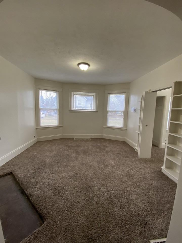 603 2nd Street #1LOWER - Photo 4 of 9