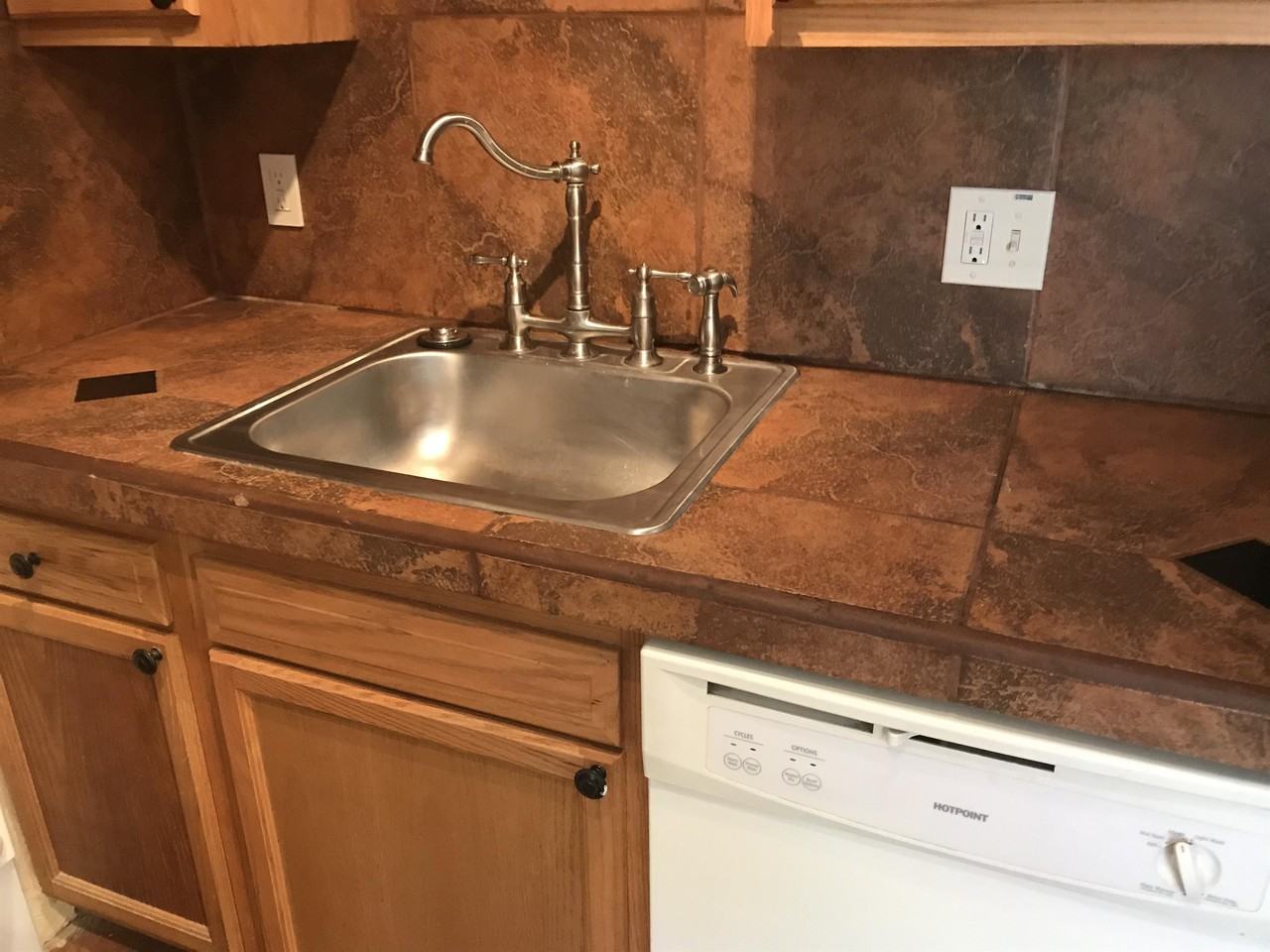 1002 Walnut St #1R - Photo 2 of 11