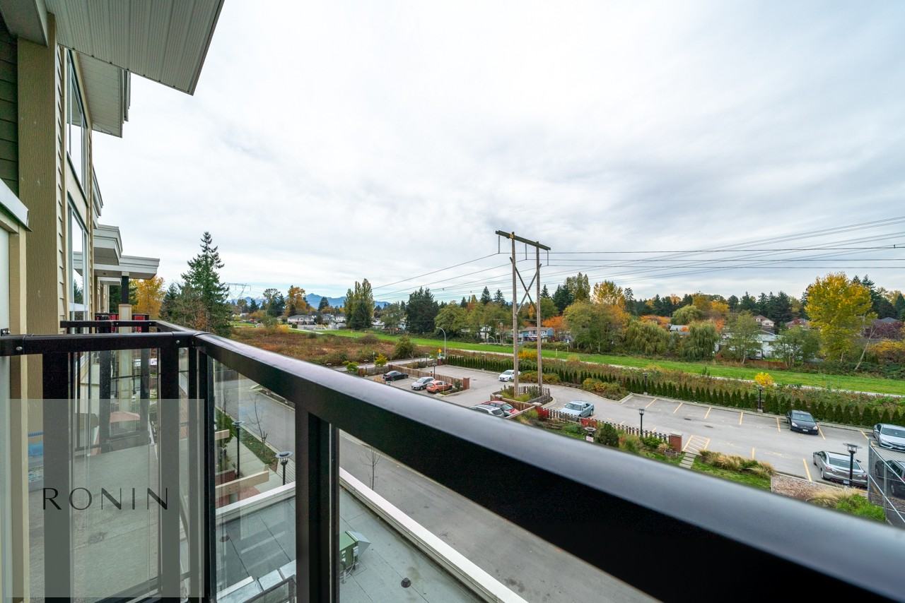 10688 140 Street #416 - Photo 5 of 14