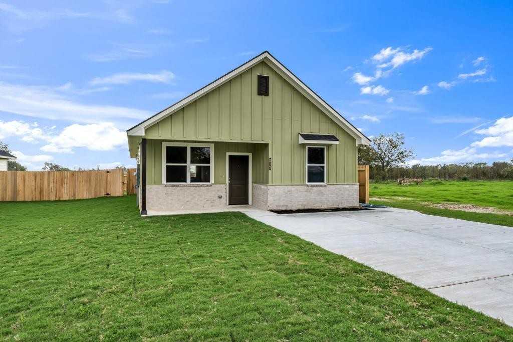 217 W Martin Luther King Dr - Photo 3 of 21