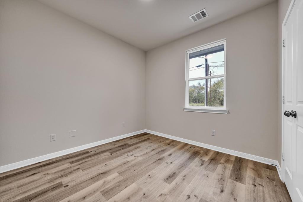 217 W Martin Luther King Dr - Photo 5 of 21