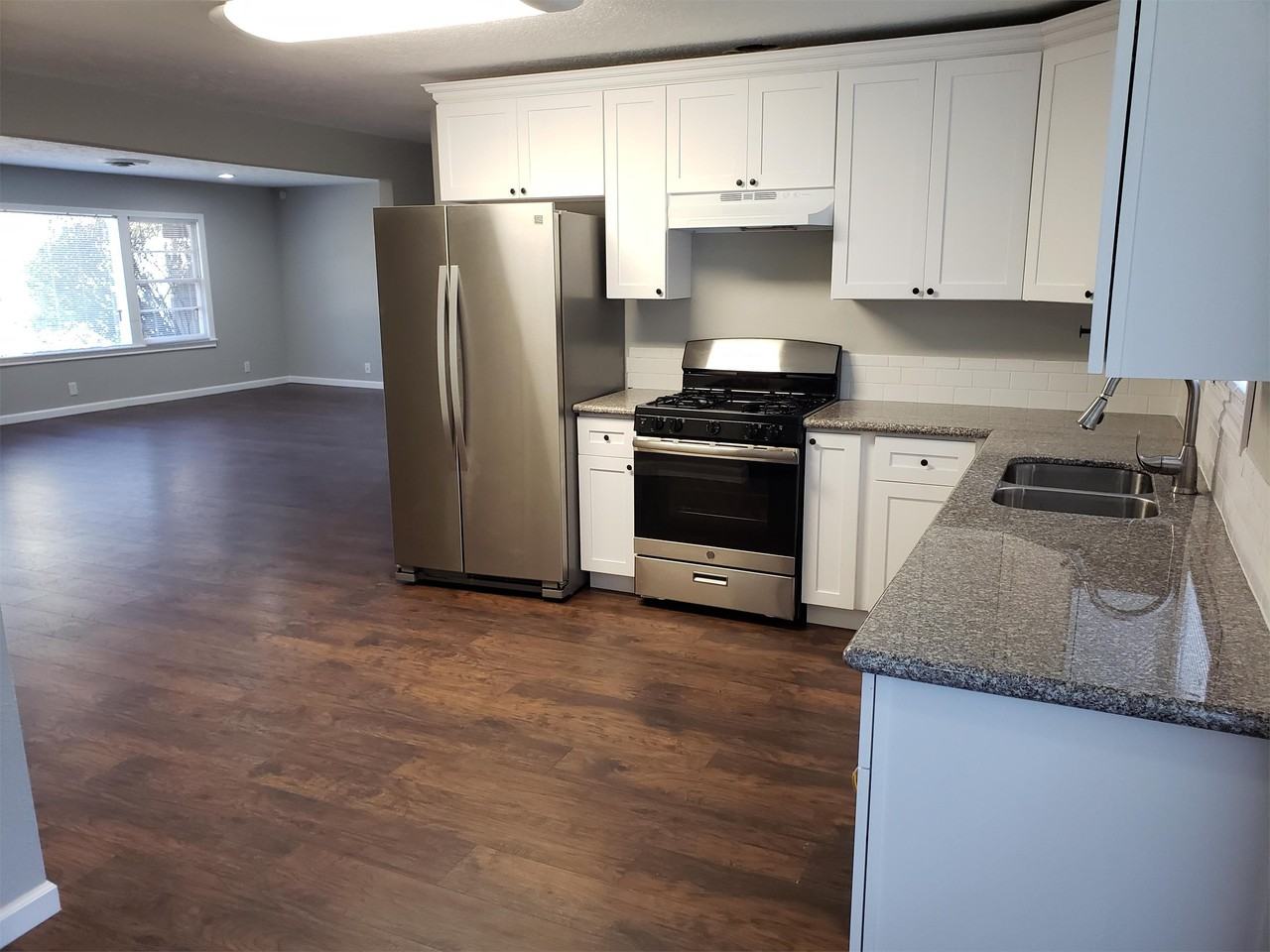 5745 Kohler St - Photo 3 of 14