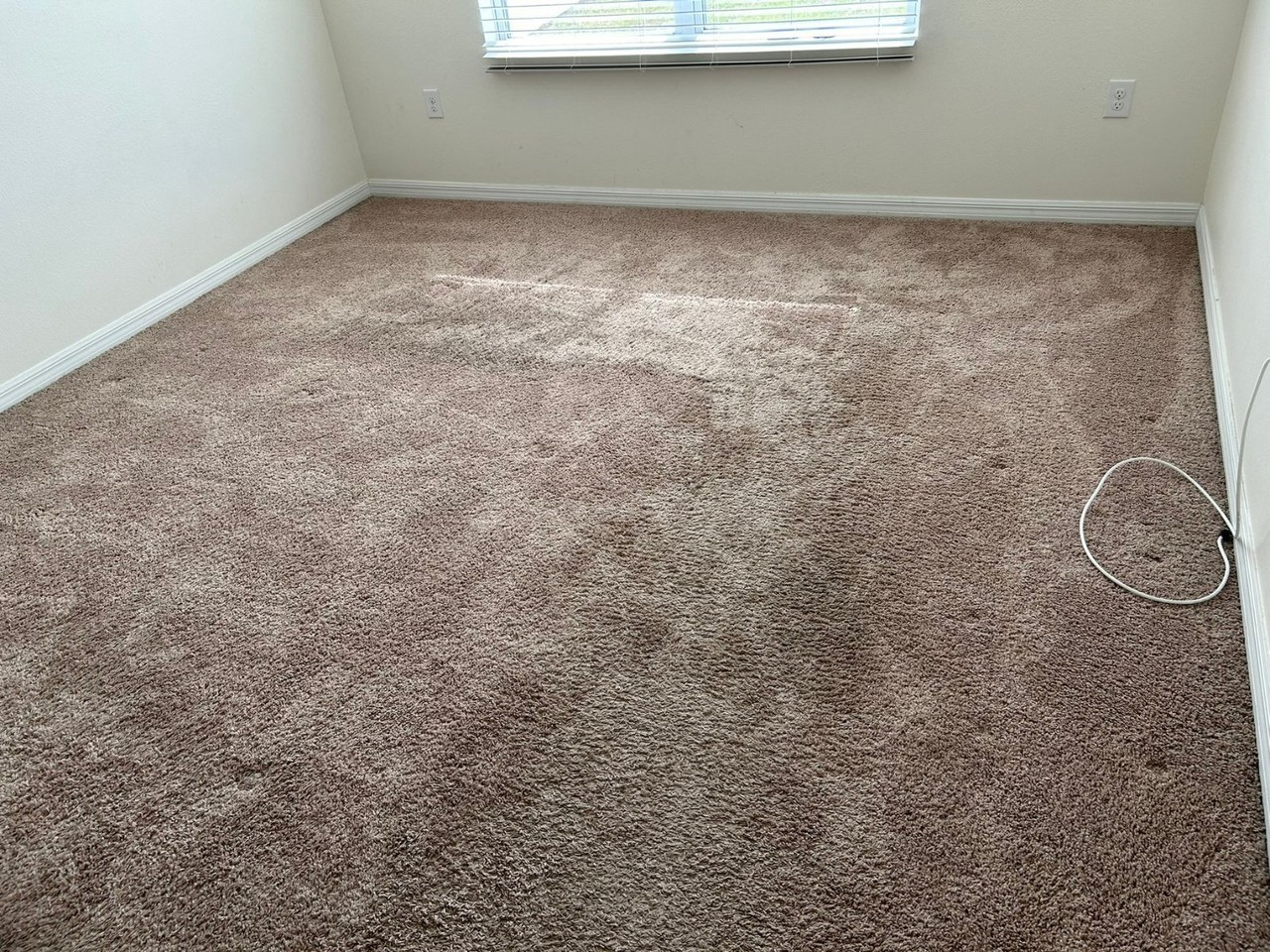381 Squires Grove Dr - Photo 3 of 27
