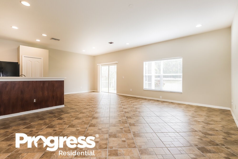 728 Star Pointe Dr - Photo 3 of 16