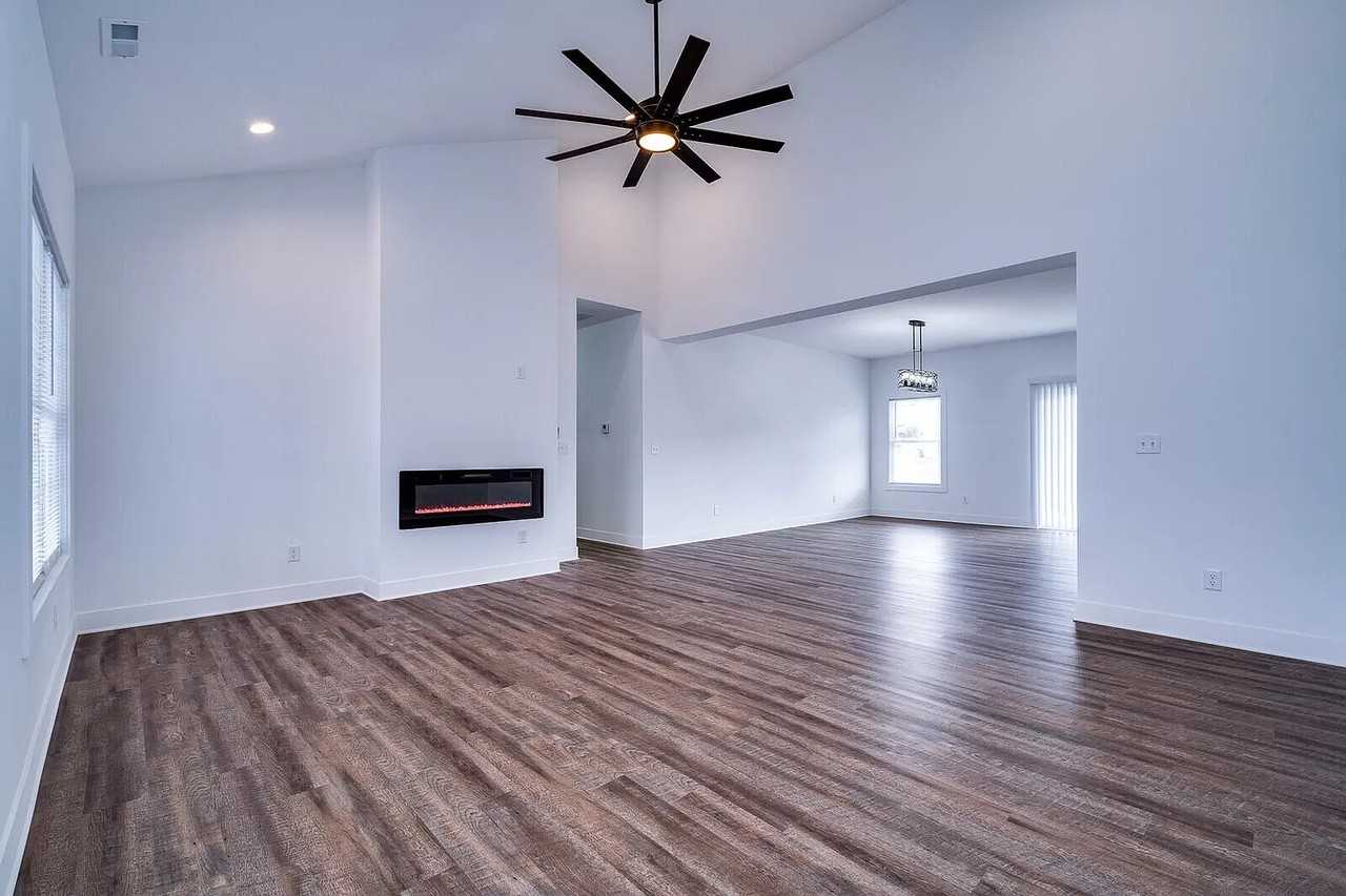 623 Colony Trl #623 - Photo 2 of 13