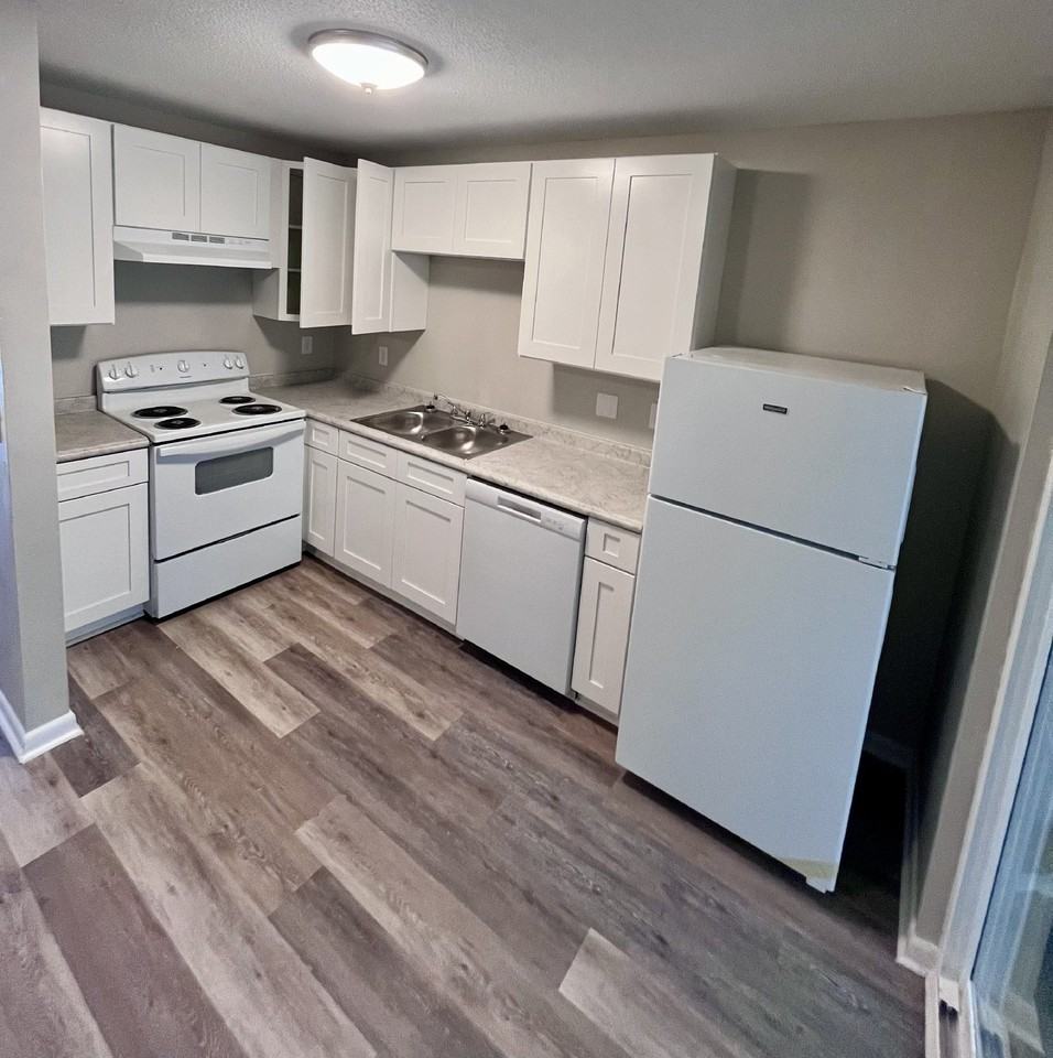 189 Lakeview Dr - Photo 2 of 9