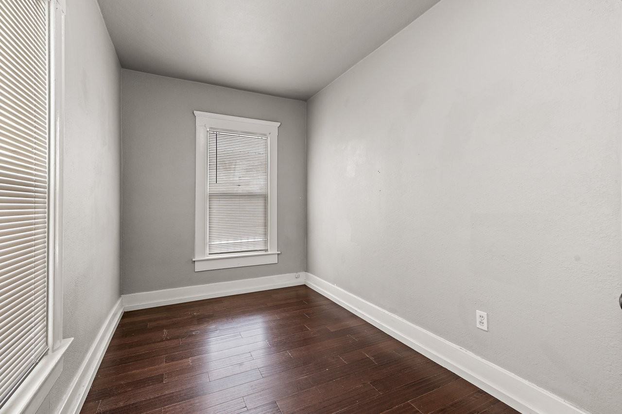 521 S 14th St - Photo 3 of 24