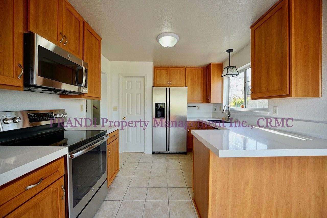 9 Duxbury Cv - Photo 2 of 22