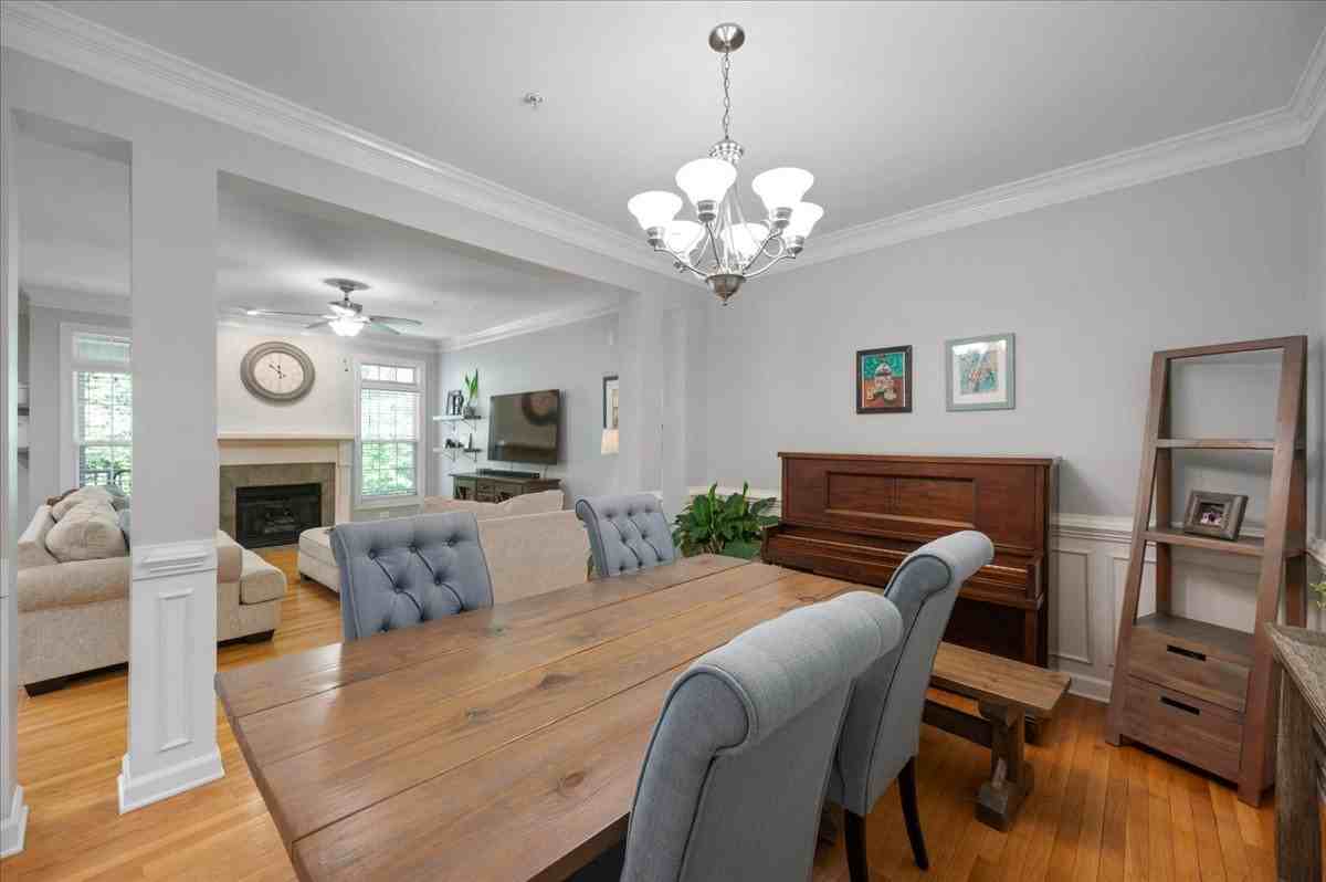 221 Towne Ridge Ln - Photo 3 of 18