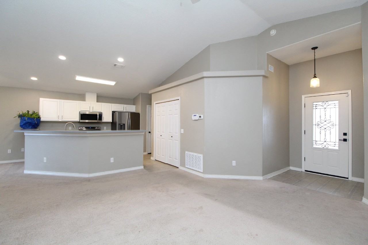 4119 Spinnaker Pl - Photo 3 of 26