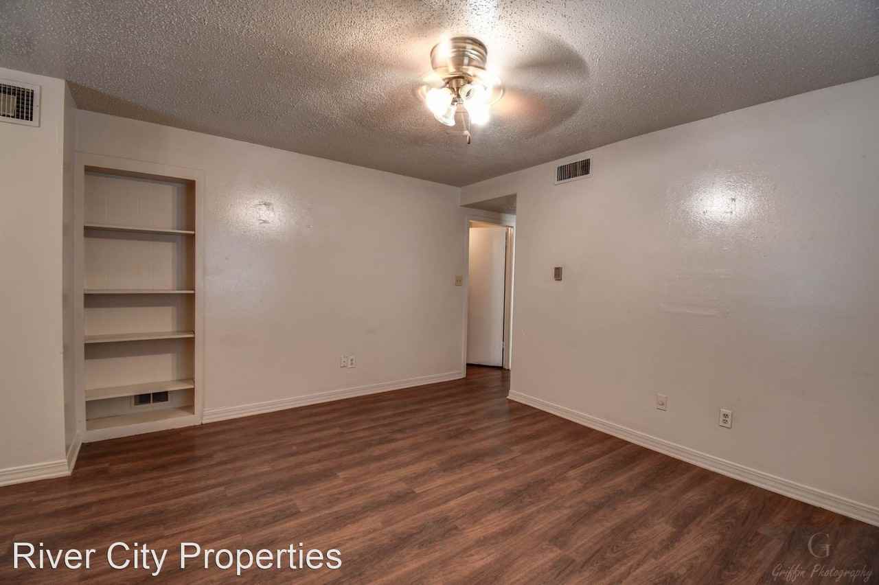 9404, 9406, 9408 FERRARA DRIVE - Photo 3 of 7