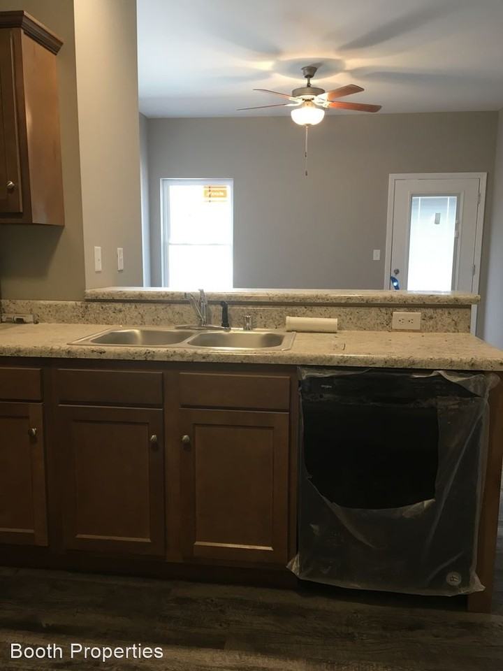 Lynnwood Way - Photo 2 of 18