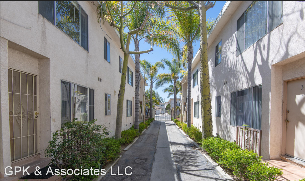 3742-50 Bentley Ave. - Photo 3 of 11