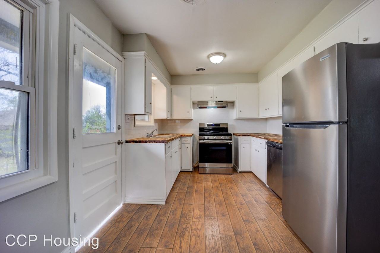 1610 Memphis St - Photo 3 of 20