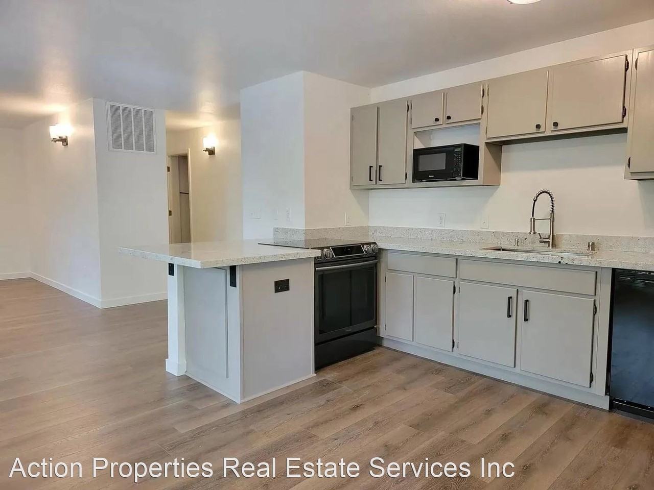 12640 Zurich Place - Photo 3 of 20