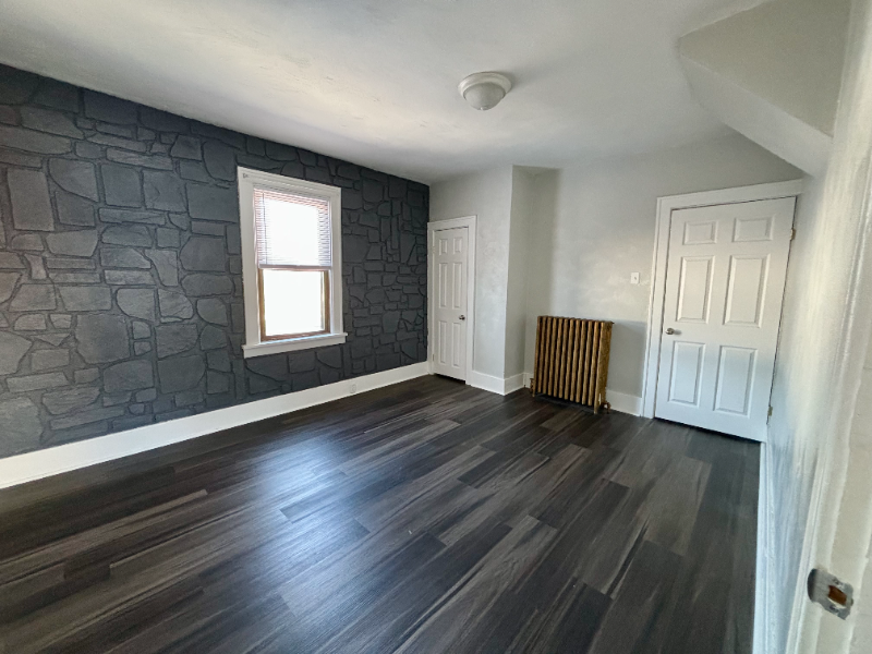 405 1st St #2ndFL - Photo 2 of 9