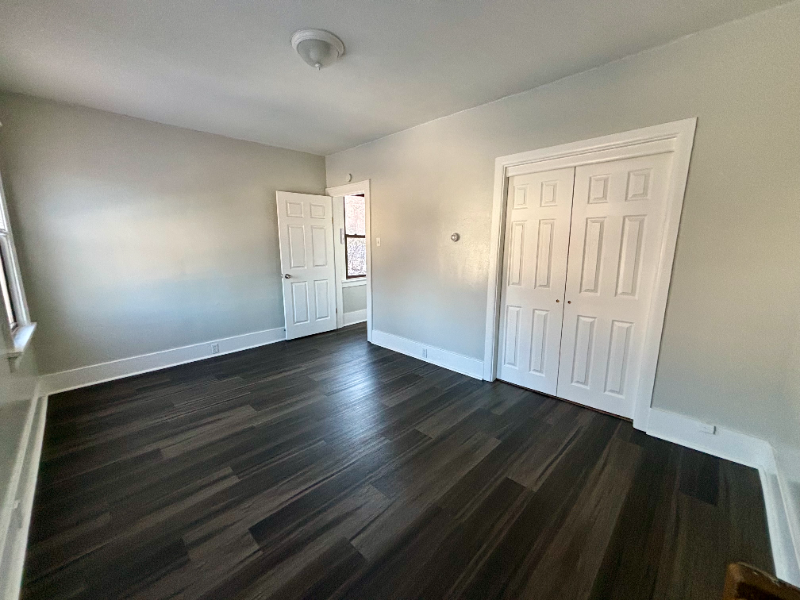 405 1st St #2ndFL - Photo 3 of 9