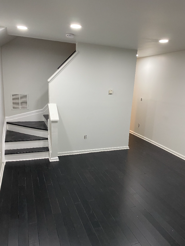 2214 Sidney Ave - Photo 3 of 17