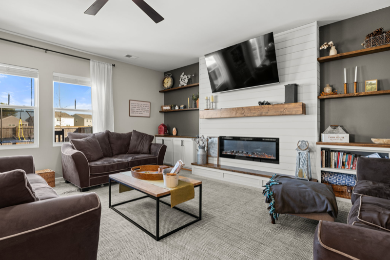 442 Pender Woods Dr - Photo 2 of 15